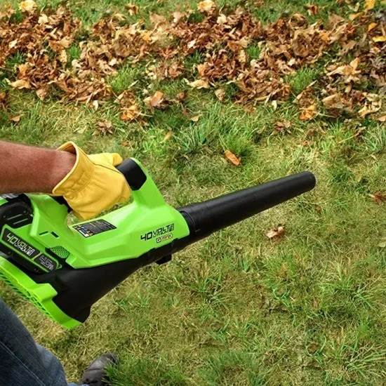 Side view of Greenworks G40ABK2 40v Axial Blower c/w battery & charger