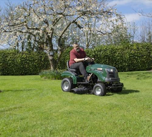 Side view of Webb 1742SD Side Discharge Lawn Tractor